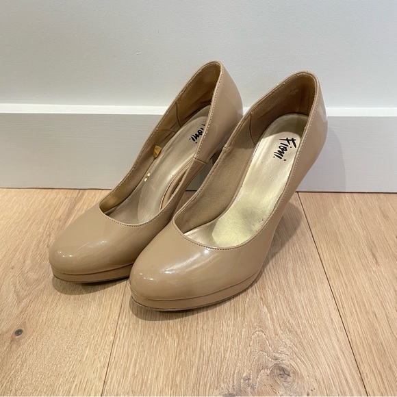 FIONI Nude Pump Platform Heels - Picture 4 of 10